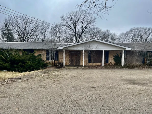 1910 Springfield Rd, East Peoria, IL 61611