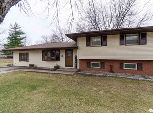 412 E 8th St, Delavan, IL 61734