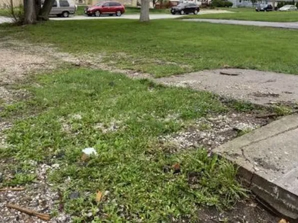 641 12th St, West Des Moines, IA 50265