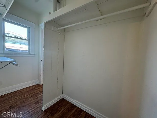 321 W 6th St — Photo 12