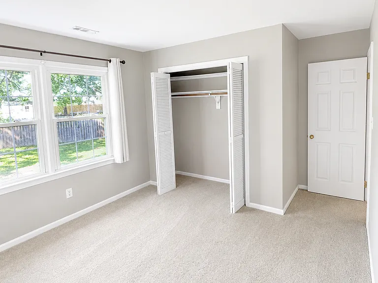 1137 Chatmoss Dr — Photo 10