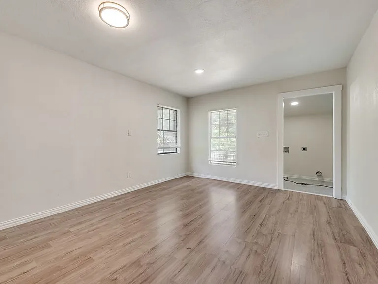 2704 Rosen Ave — Photo 5