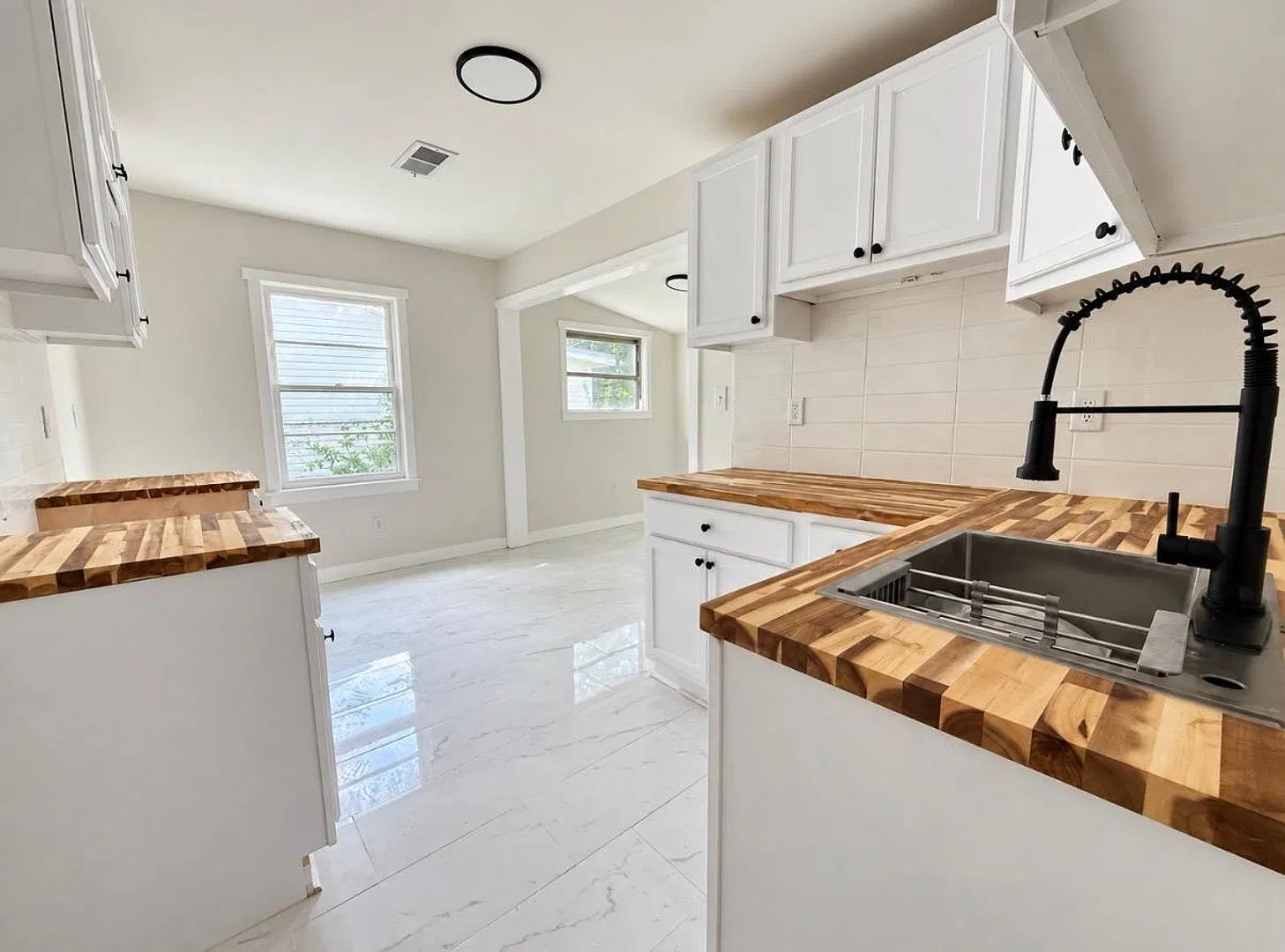 For Rent | 2 Bedrooms 1 Bath — Photo 1