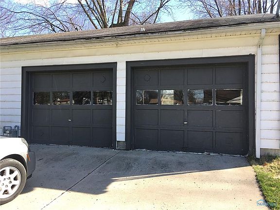 2nd image of 831 Welsted St