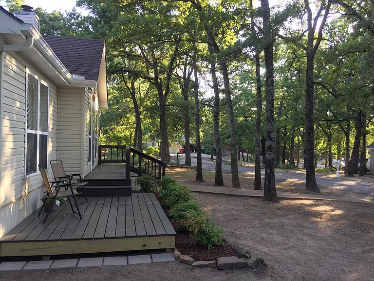 1029 Shoreline Dr — Photo 4