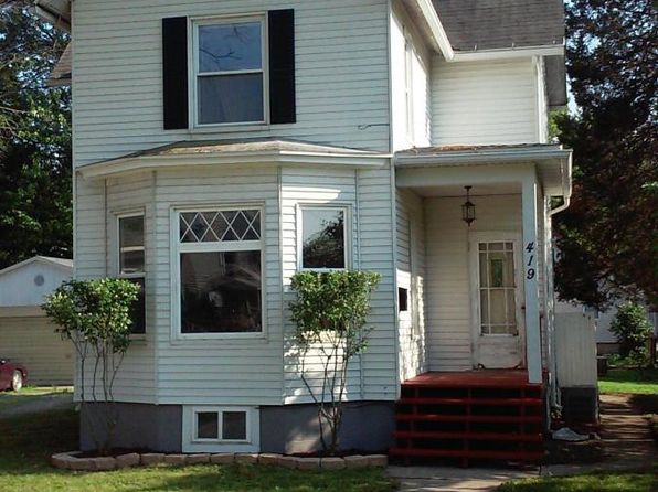 419 Broadway St