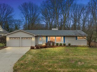 4399 Midrow Rd, Waterford, MI 48329