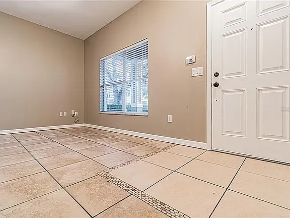 4 bed, 1408 sqft, $2,350 — Photo 4