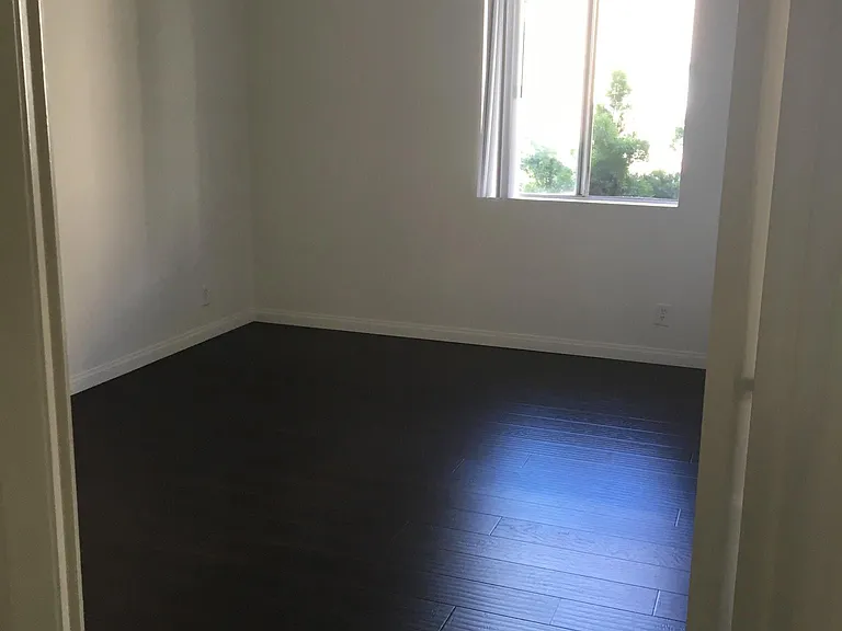 Catalina Apartments — Photo 64
