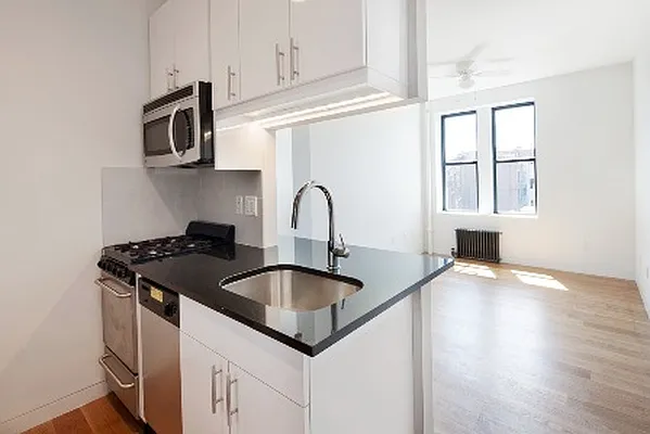 Rented by City Connections Realty | media 21