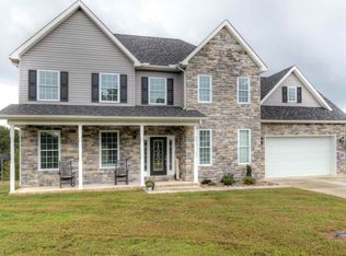 28 Cedar Point Way, Milton, WV 25541