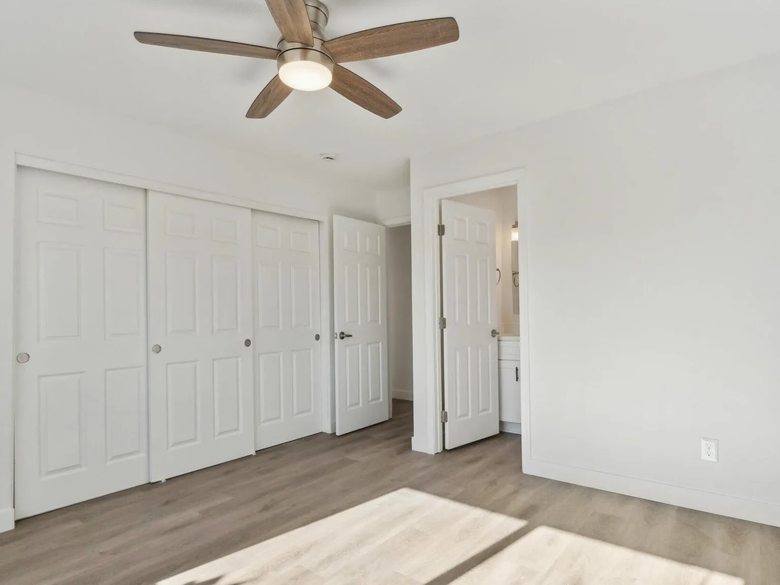 4 bed, 1350 sqft, $2,100 — Photo 4