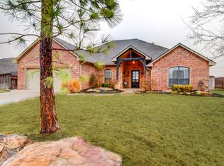 7952 Lindsay Ln, Edmond, OK 73025