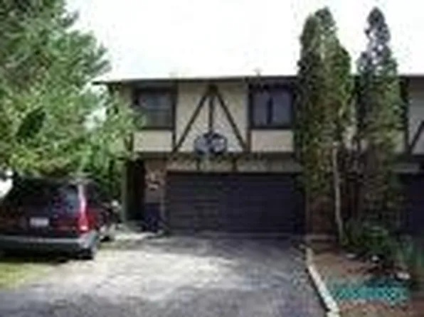 8245 Tamarack Trl, Eden Prairie, MN 55347