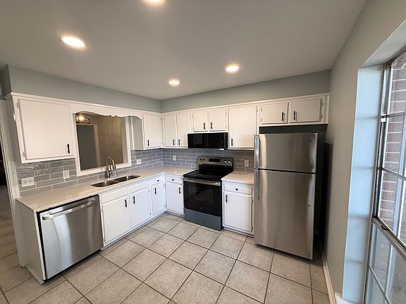 2nd image of 233 E Stephenson St