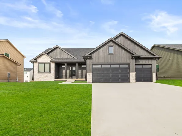 315 NW Red Oak Dr, Waukee, IA 50263