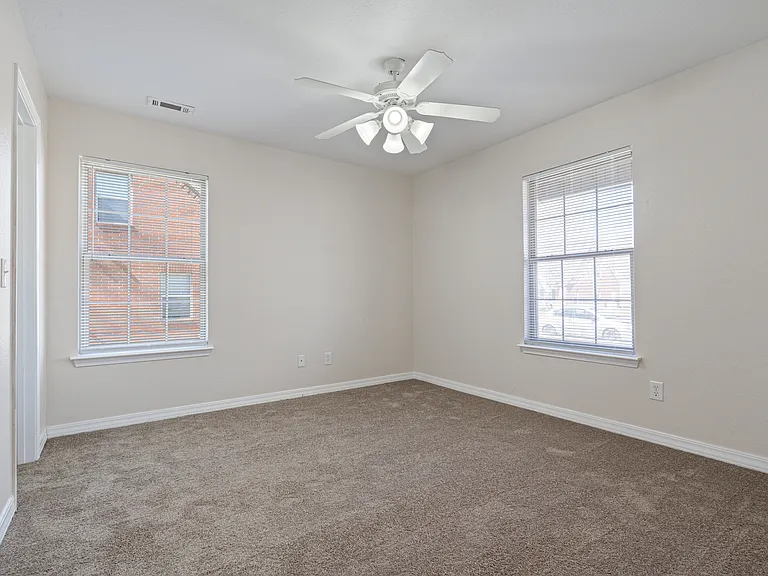 2431 Bowman Dr — Photo 6