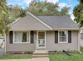 911 S 111th Pl, West Allis, WI 53214