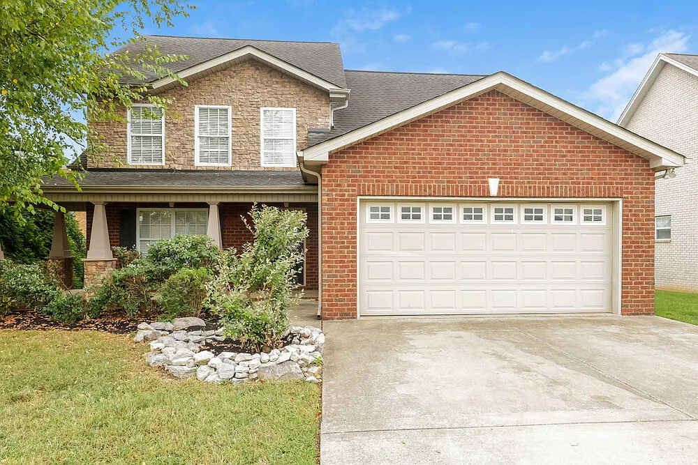 4 bed, 3.0 bath, 2294 sqft, $2,615 — Photo 4