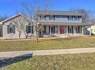775 Country Manor Dr, Decatur, IL 62521