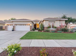 2936 W Clinton Ct, Visalia, CA