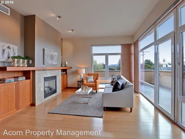 3525 NE 50th Ave Unit 301, Portland, OR 97213