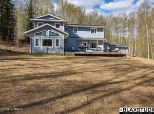 1110 Violet Dr, Fairbanks, AK 99712
