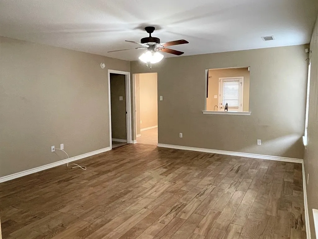 Building Photo - 5207 Blue Haven Dr