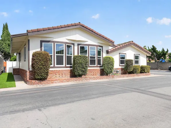 320 N Park Vis #36, Anaheim, CA 92806