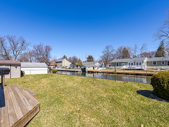 3rd image of 1307 Brambles Dr