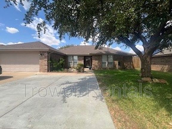 2nd image of 3811 Lyndale Dr
