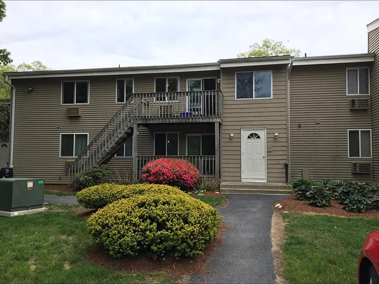 220 Main St #11 — Photo 14