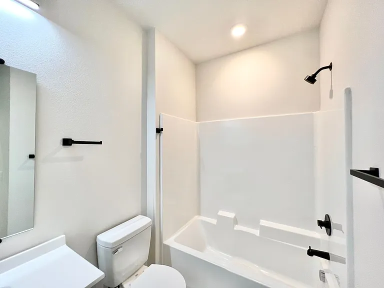 L0529 - Drummond Townhomes 2 — Photo 9