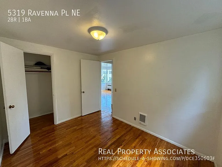 5319 Ravenna Pl NE — Photo 9