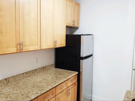 2nd image of 87 Hamilton Pl APT 6f