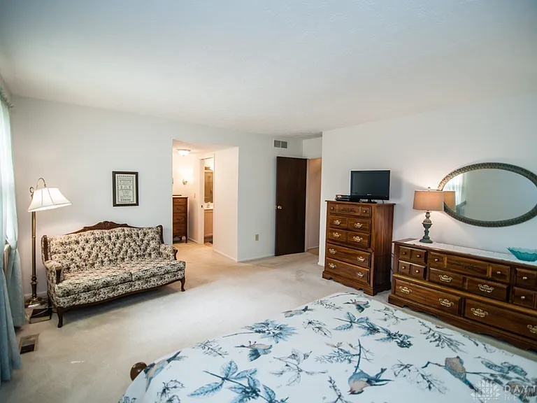 9026 S Normandy Ln — Photo 6