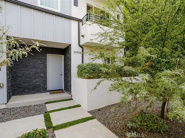 10916 Hesby St — Photo 28