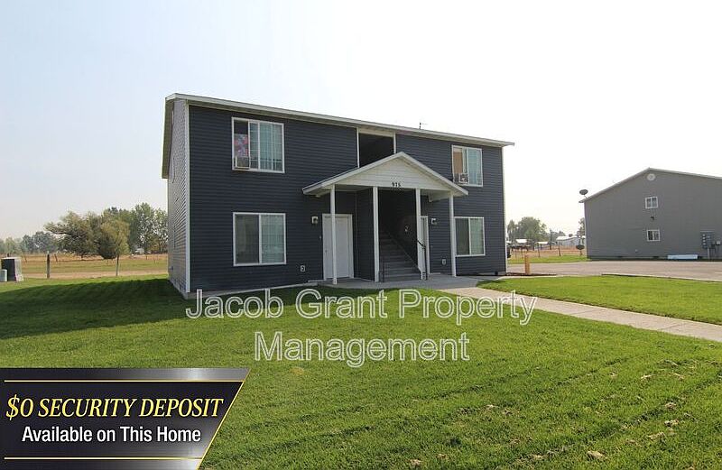 1st image of 975 Eve Dr APT 1