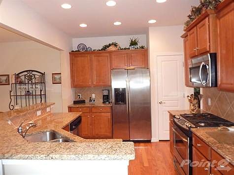 Kitchen with plenty of Counter Space