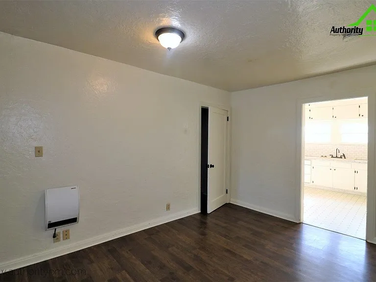 1141 Magnolia Ave — Photo 10