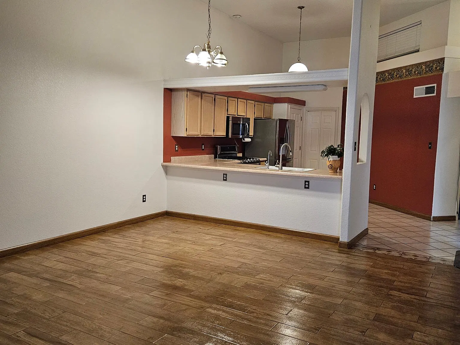 3 bed, 1233 sqft, $1,600 — Photo 4