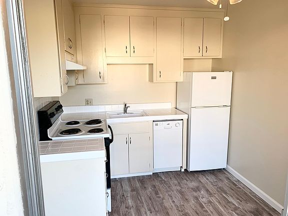 3rd image of 231 S Bayview Ave #19