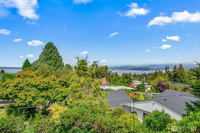 3rd image of 5128 Seaview Way