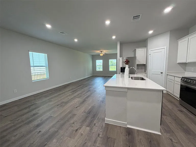 533 Shoreview Dr — Photo 4
