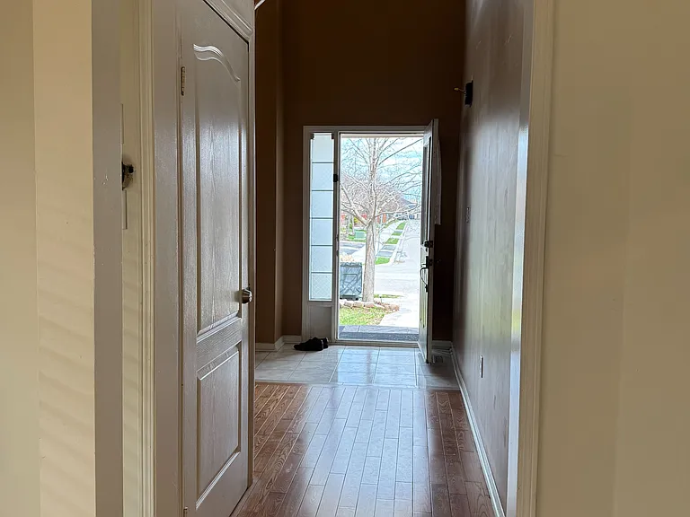 58 Brentcliff Dr #UPPER — Photo 4