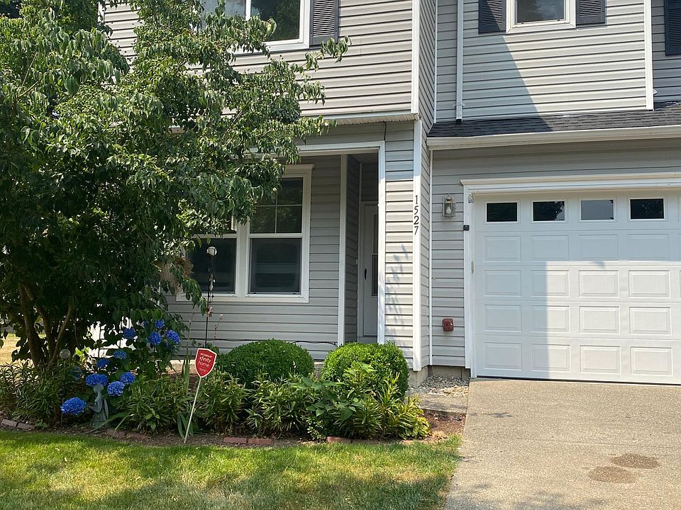 1st image of 1527 Cunningham Dr NE
