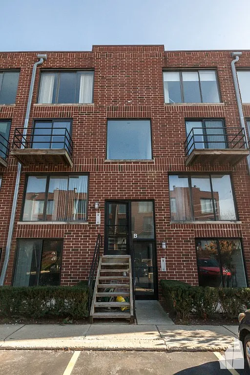 Building Photo - 944-F201 W Grace St