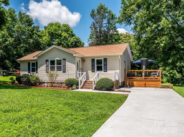 618 Springfield Dr NW, Concord, NC 28027