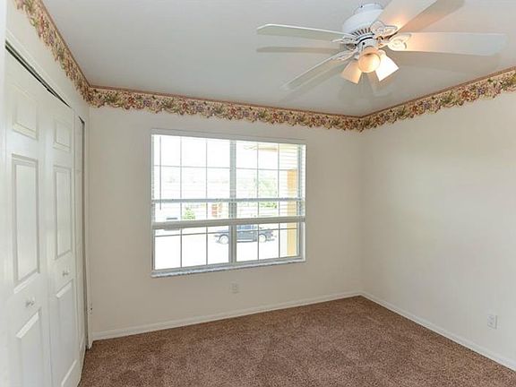 4th image of 2682 Hawthorne Ln
