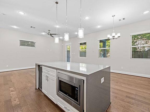 5th image of 1611 Hardy St